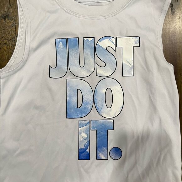 NWOT Nike Dri-Fit Boys Graphic Tank Top Size 6 - Picture 3 of 6